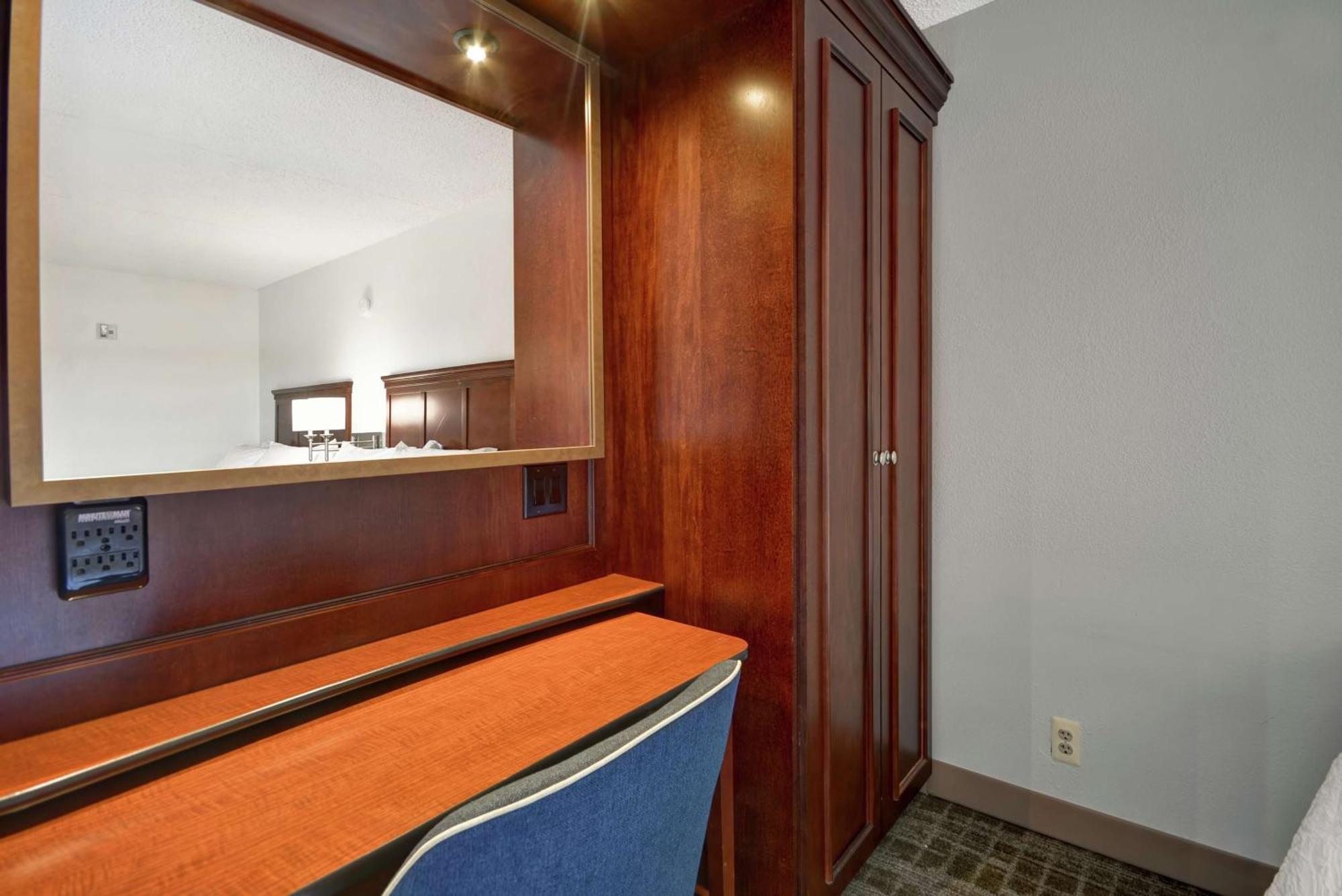 Hampton Inn Detroit Madison Heights South Troy Bagian luar foto